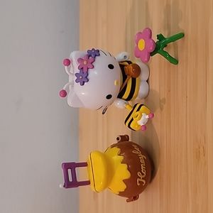 Retro Hello Kitty Honey Bee Photography Minifigure Set Sanrio 2001